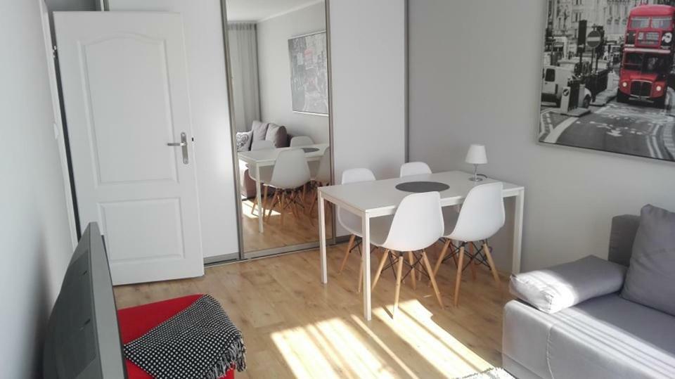 Powstancow Wielkopolskich 12 Poznaň Exteriér fotografie